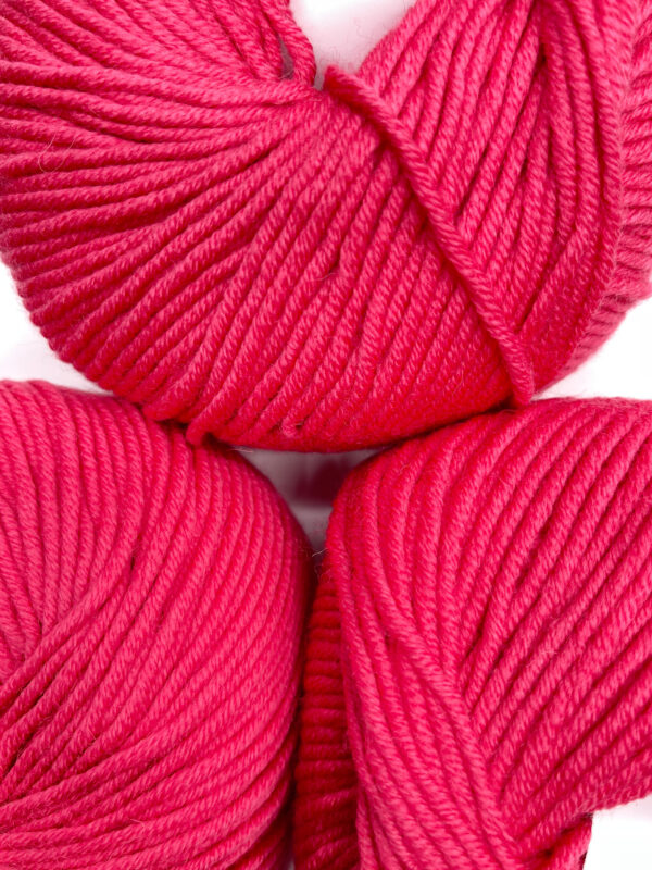 Bambini 10 fine merino wool hot pink